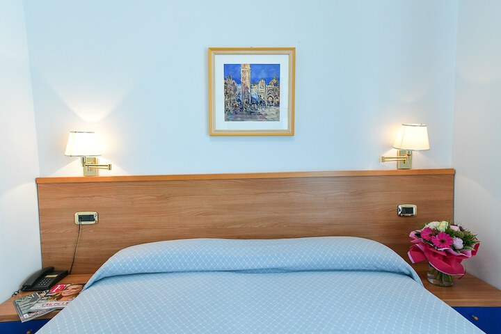 Room 18 of 38