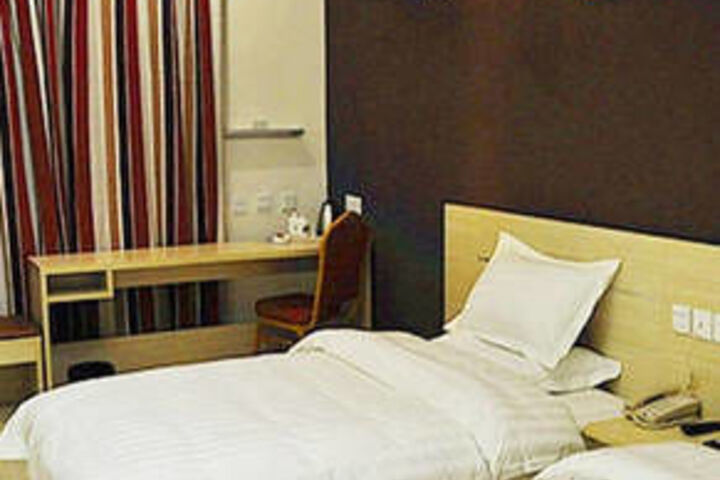 Room 5 of 14