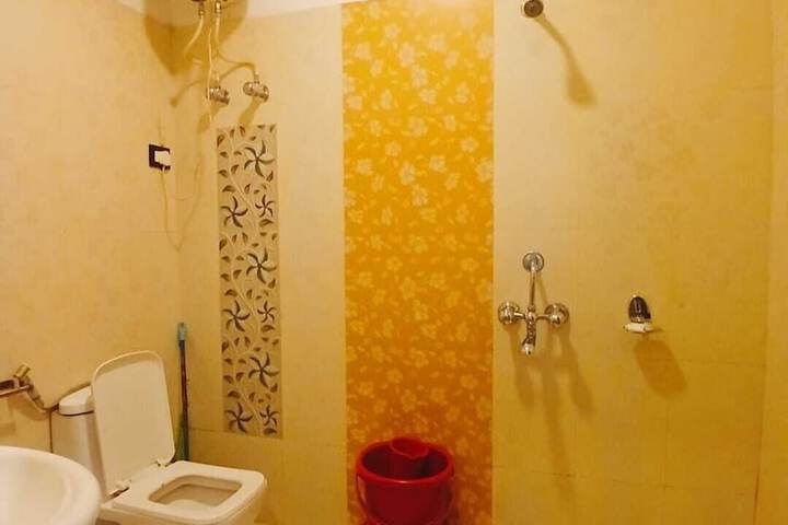 Room 24 of 27