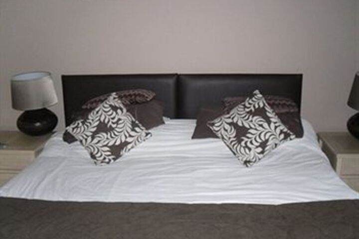 Room 3 of 6