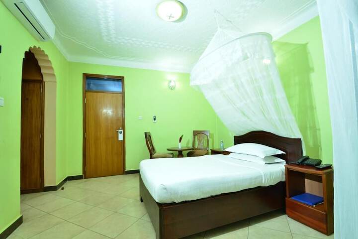 Room 6 of 47
