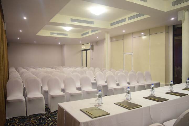Ballroom/Hall 37 of 45