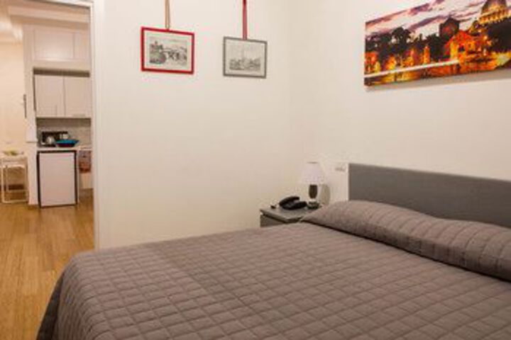 Room 12 of 25