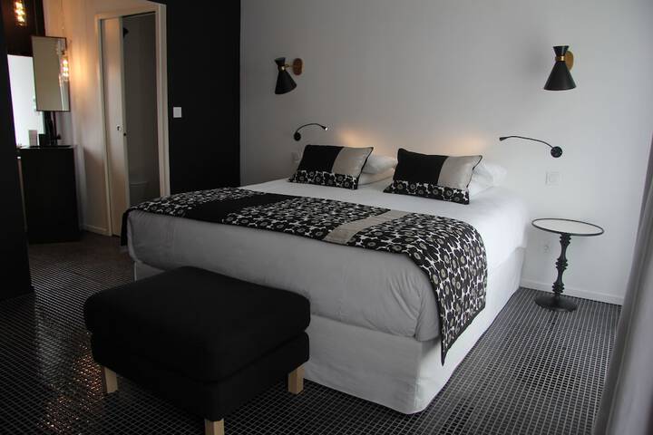 Room 12 of 101