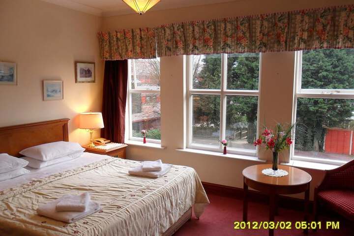 Room 6 of 17
