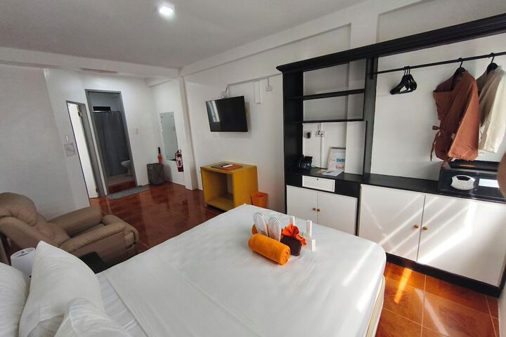Room 123 of 403