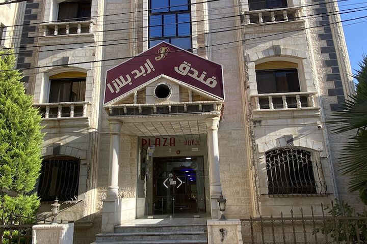Hotel Exterior 43 of 44