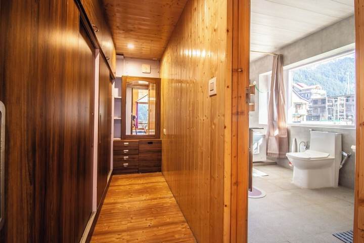 Room 16 of 29