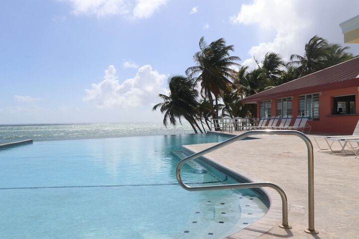 Pool Hotel
