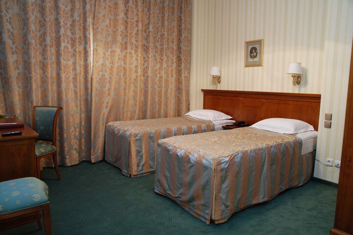 Room 13 of 69
