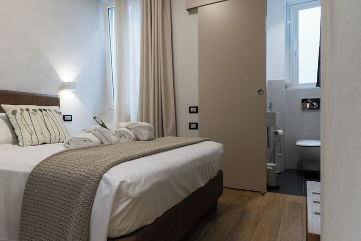 Room 8 of 50