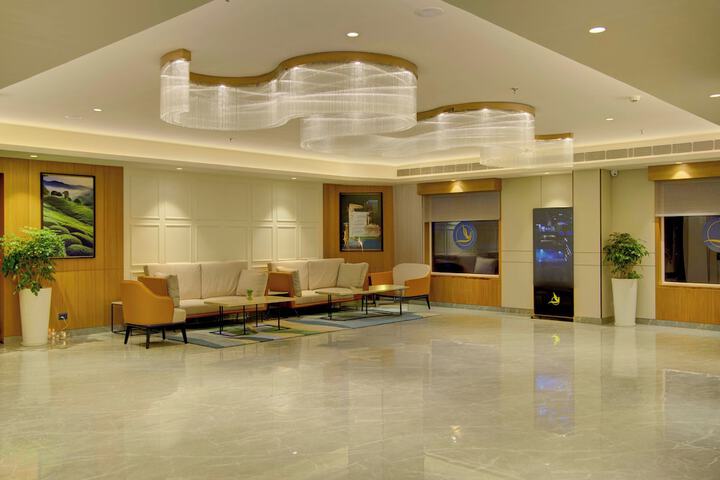 Hotel Interior 5 of 117