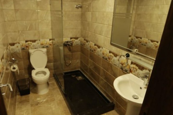 Room 8 of 13
