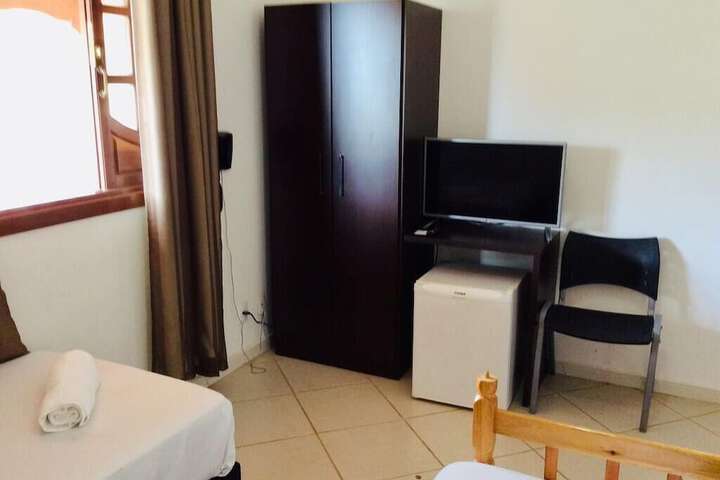 Room 4 of 4