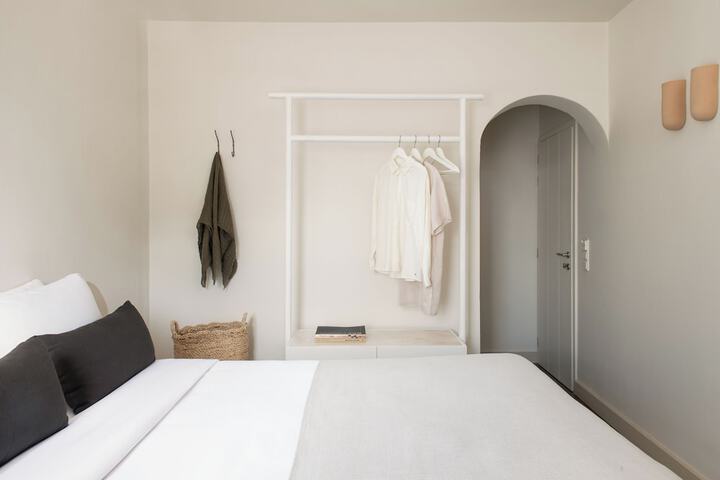 Room 7 of 24