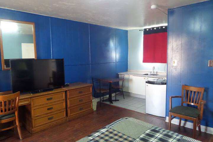 Room 8 of 43