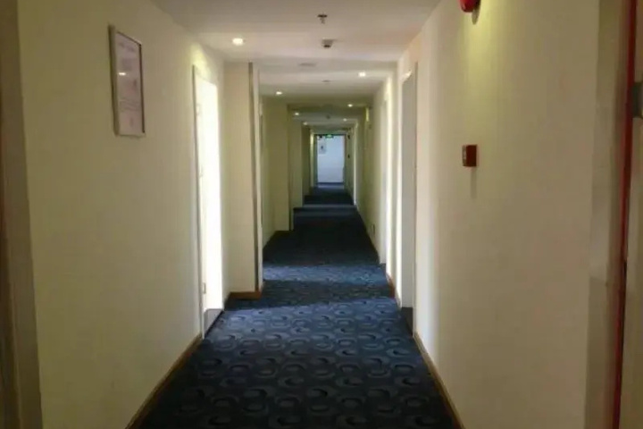 Room 10 of 10
