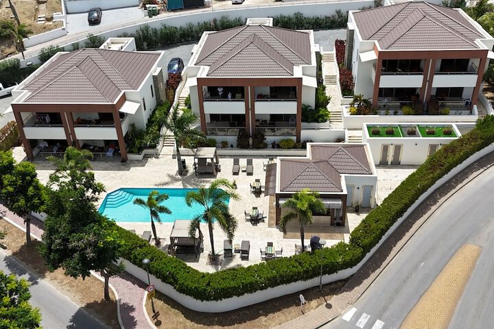 Exterior of Xanadu Apartments at Blue Bay Golf & Beach Resort