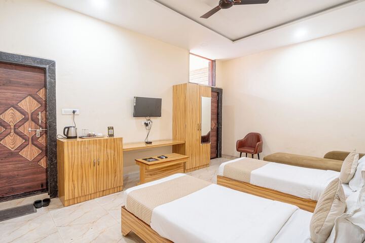 Room 18 of 73