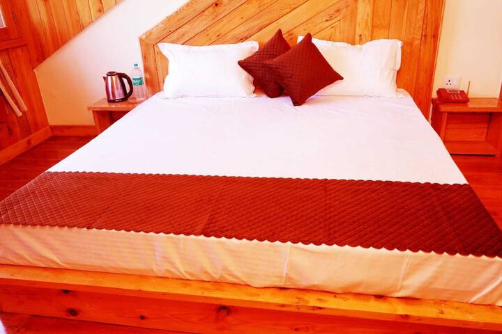 Room 5 of 28