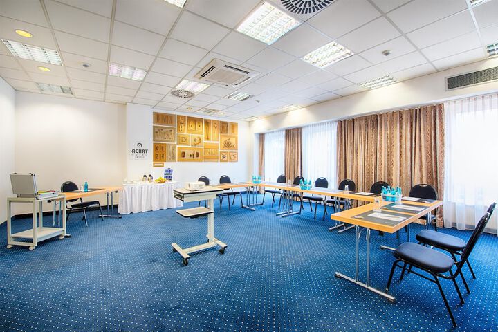 Business Center 74 of 79