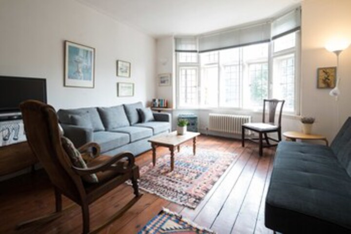 Queen Court Flat