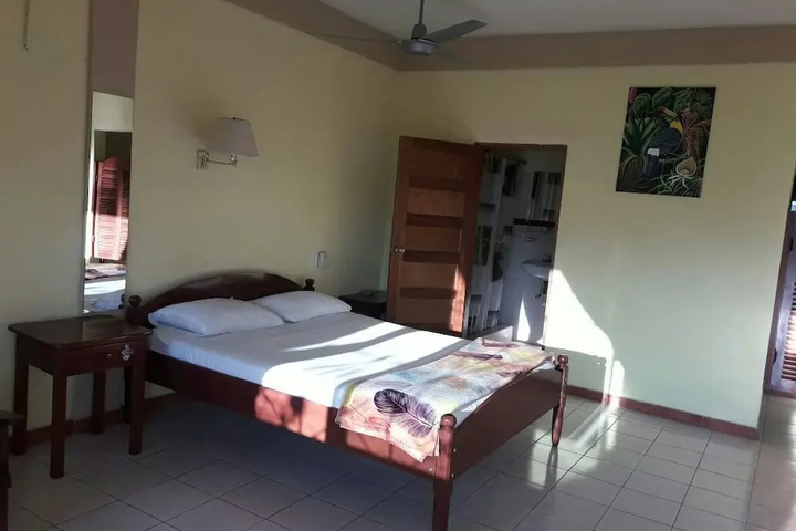 Room 2 of 9
