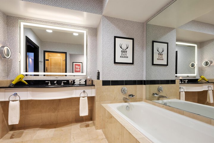 Room 35 of 62