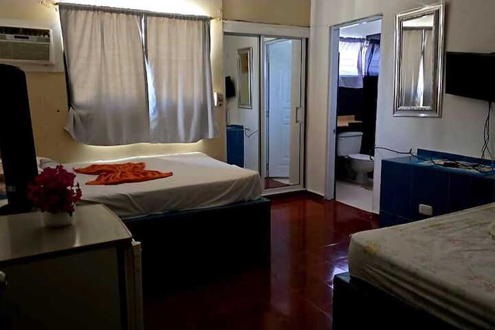 Room 16 of 28