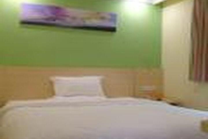 Room 3 of 8