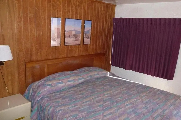 Room 8 of 13