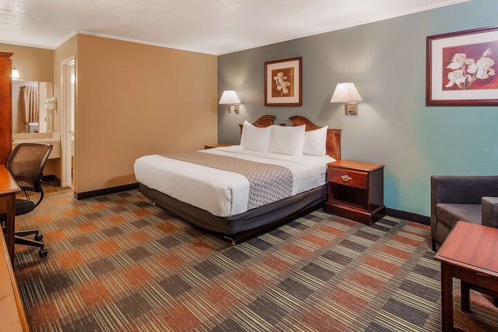Room 9 of 22