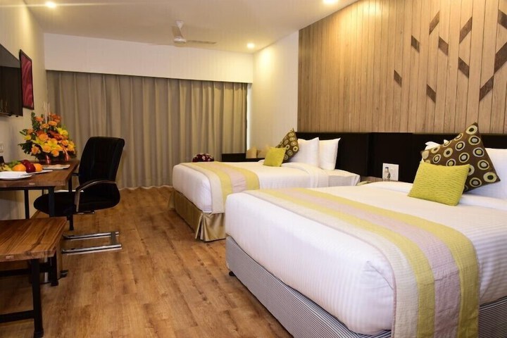Room 9 of 32