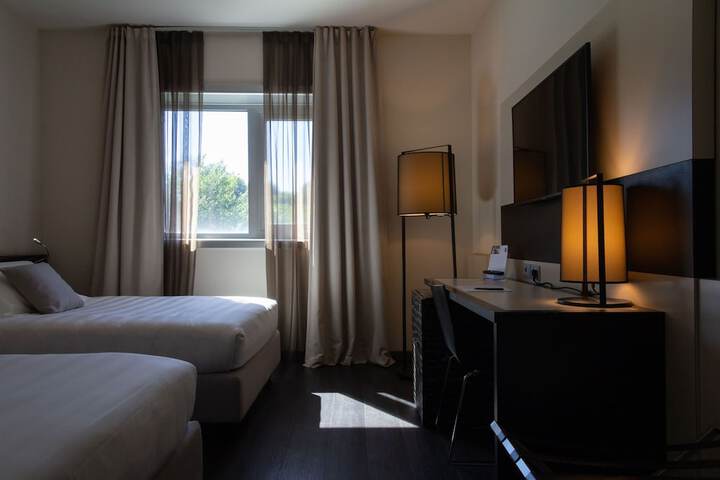 Room 41 of 80