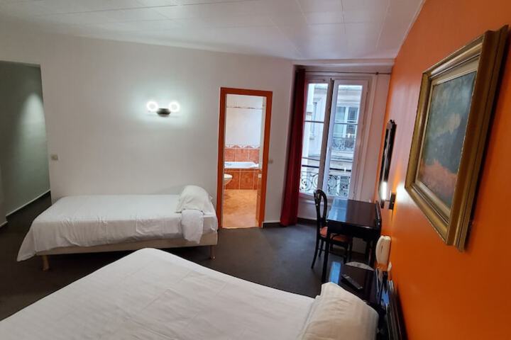 Room 49 of 99