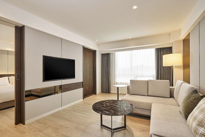 Room 11 of 48