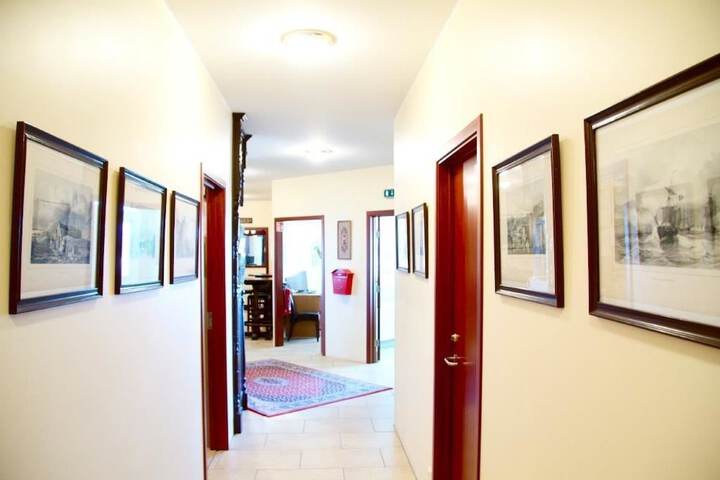 Ballroom/Hall 70 of 78