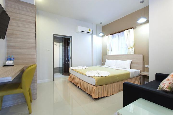 Room 5 of 37