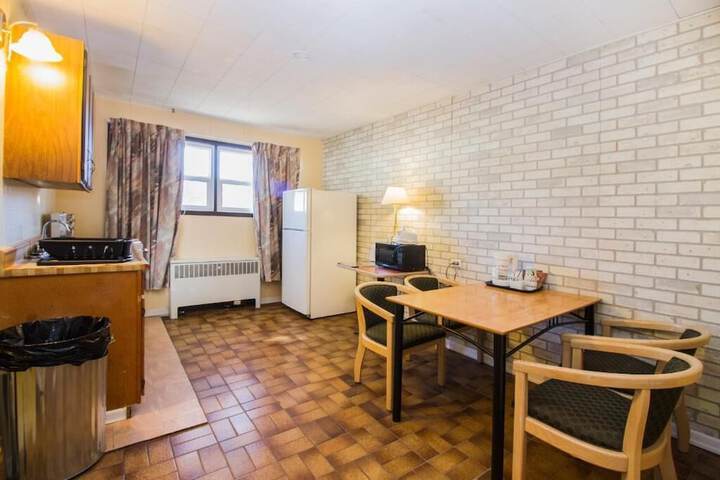 Room 10 of 34