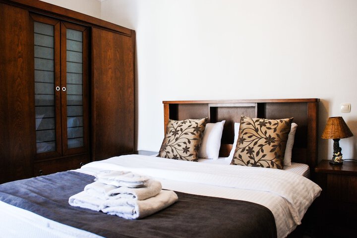 Room 5 of 90