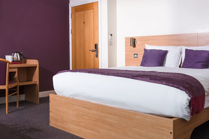 Room 8 of 30