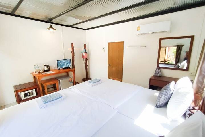 Room 9 of 92