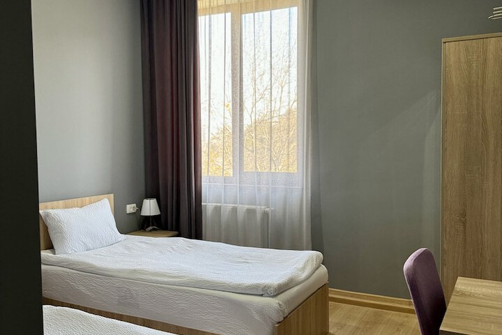 Room 6 of 26
