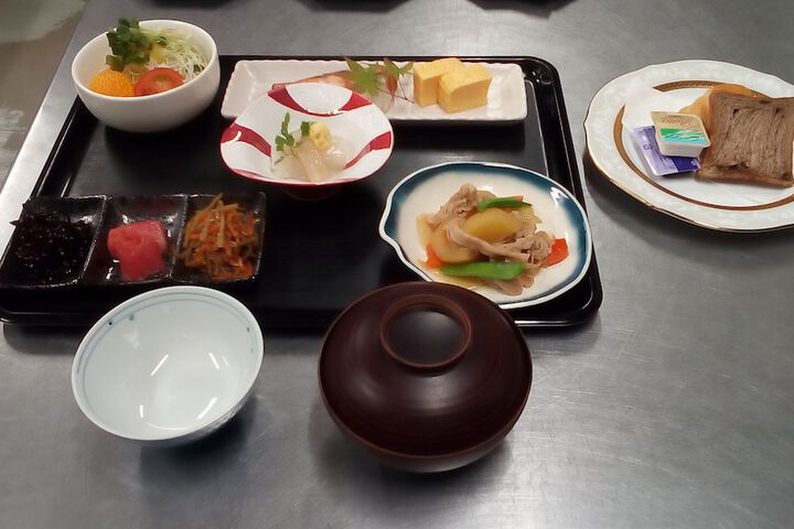 Breakfast/Coffee Service 21 of 32