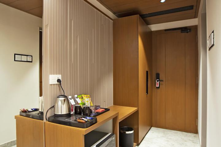 Room 30 of 47