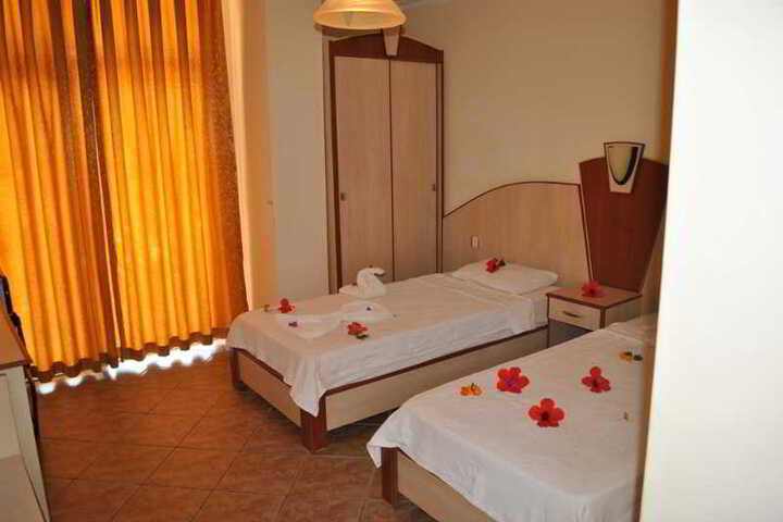 SUN SIDE FAMILY HOTEL