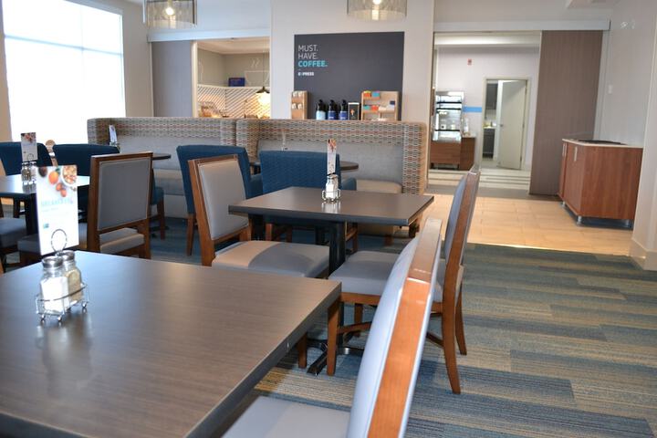 Breakfast/Coffee Service 23 of 41