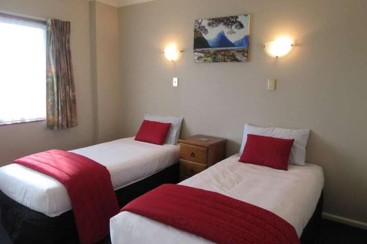Room 3 of 52