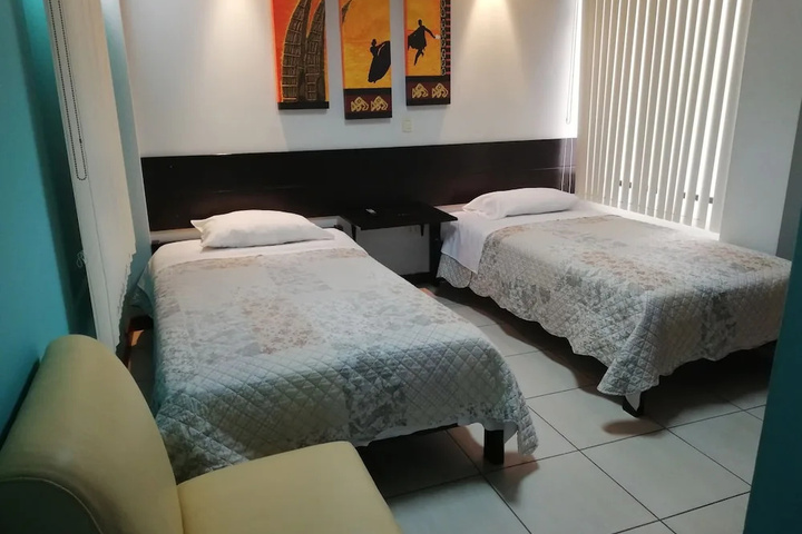 Room 4 of 20