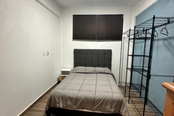 Room 10 of 27